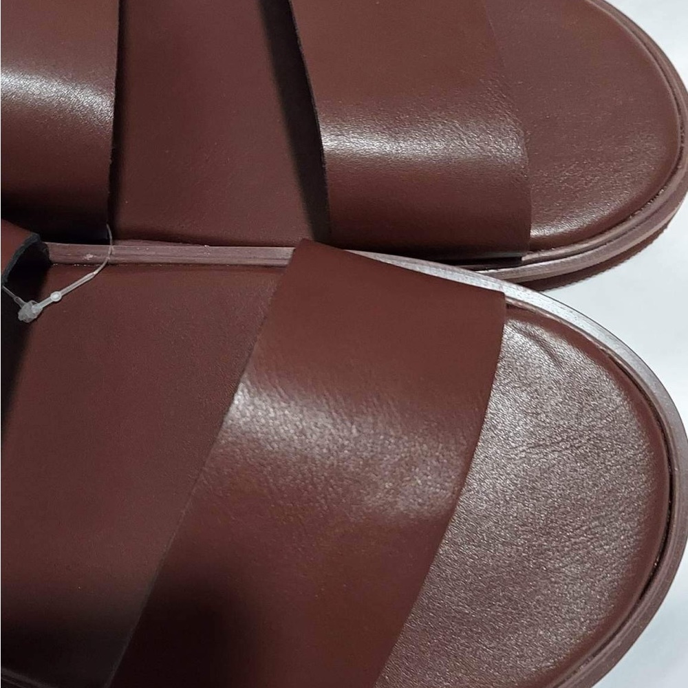 Abercrombie and Fitch Faux Leather Slides size Large NWT - Picture 8 of 10